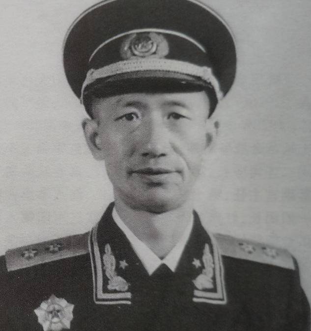 原创周希汉将军新婚当夜出逃曾毙俘国军64位将军晚年因骨折逝世