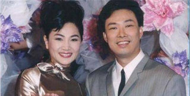 63岁费玉清不婚真相,对她念念不忘,连墓地都选在了一处_江蕙_张菲