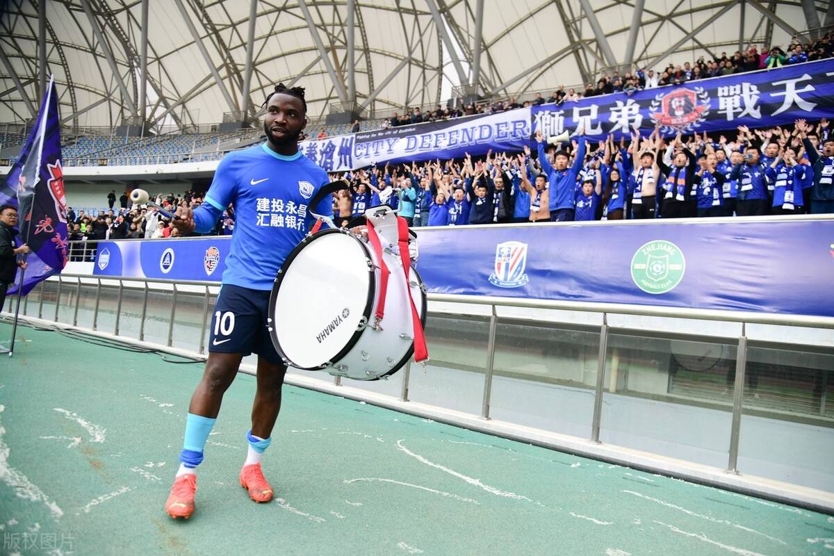 说到国足自然会说到归化球员,特别是在亚洲足坛,归化球员应该是大势