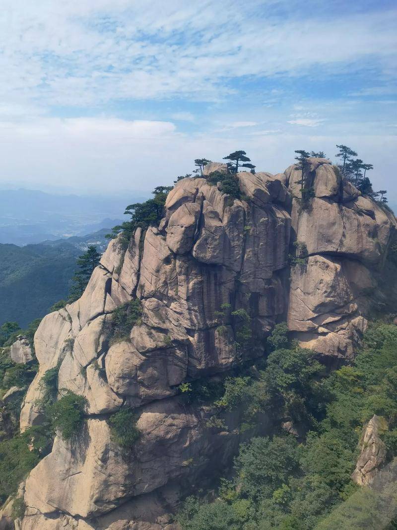 原创安徽一座山北俯长江南望黄山东临湖泊有99座山峰