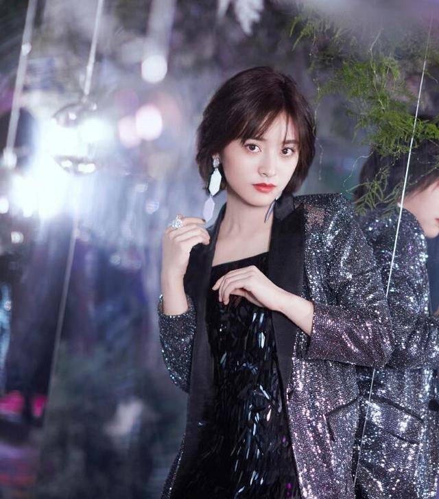 原创cosmo盛典朱丹叫错林允娜扎名字金希澈韩庚同框合影无人站c