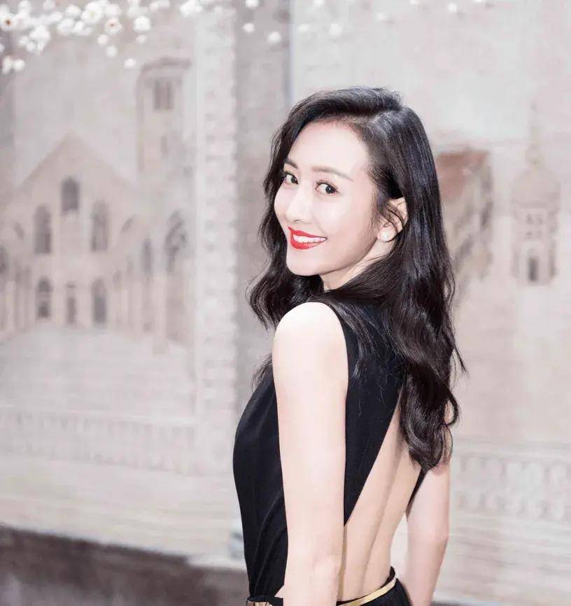 曾和杨幂抢刘恺威的王鸥,如今怎么样了?_袁姗姗_张戈_生活