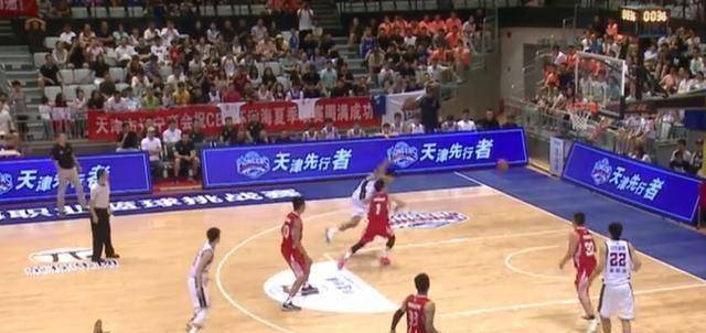 原创cba夏联辽宁男篮遭遇黑哨郭士强不满吹罚怒推裁判