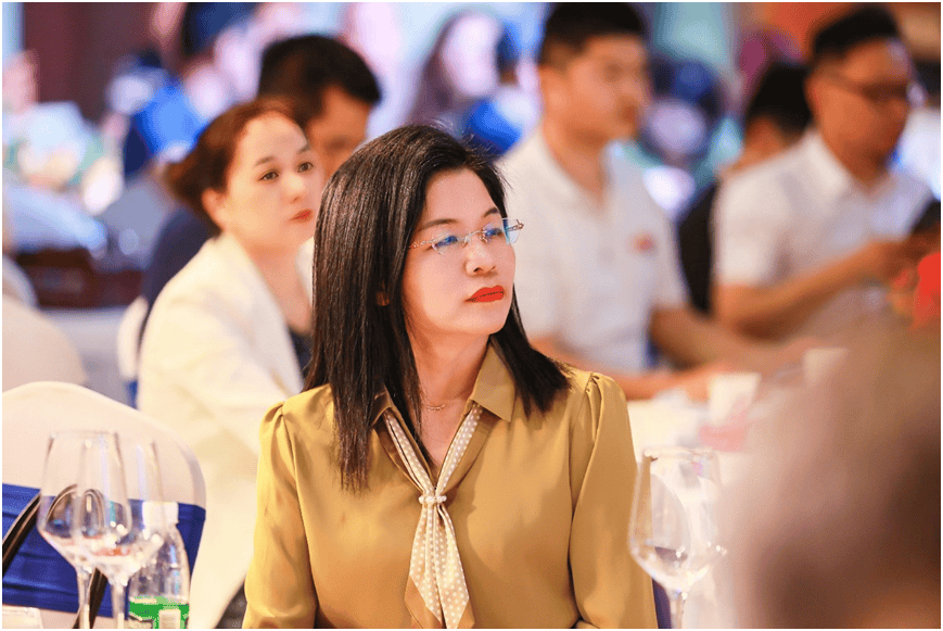 董事长黄芳任嘉应学院佛山校友会会长主持周年庆工作