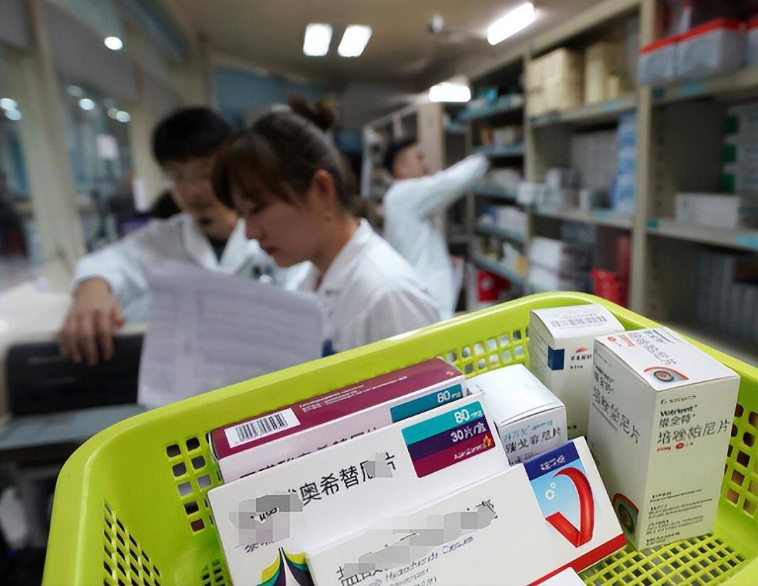 在flaura试验中,与吉非替尼或埃罗替尼相比,奥希替尼显著延长了egfr