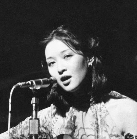 原创胡因梦气质更胜林青霞合照见高下难怪被誉为70年代第一美女