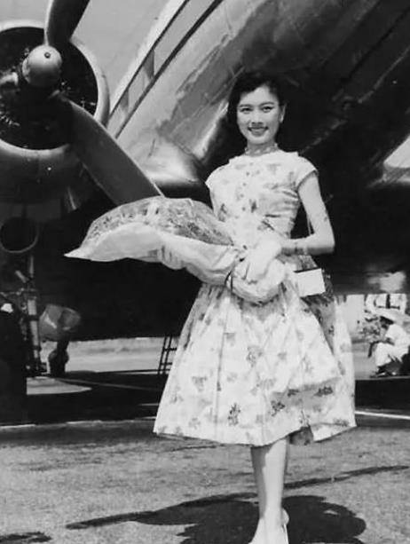 她是上海滩的社交女王也是百乐门的常客美人永不迟暮