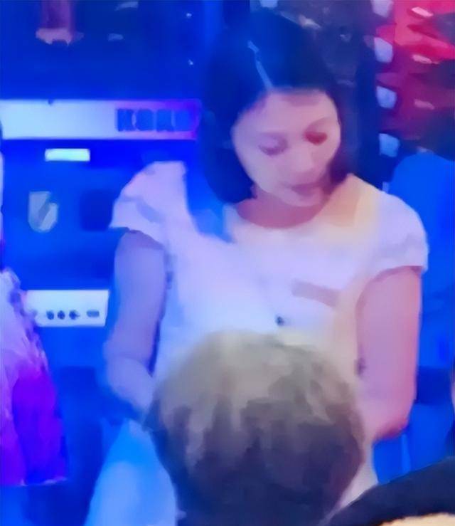 劳荣枝的双面人生曾是漂亮的小学老师后来到舞厅坐台仙人跳