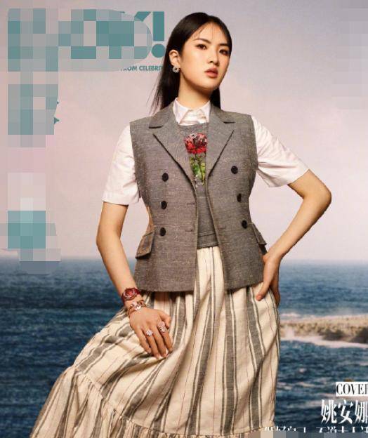 原创华为小千金出道不低调手上配饰近40万国字脸消失变瓜子脸