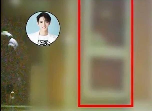 赵让与师妹曾淑岩被指恋爱,出入同一间门_对比_视频_单元楼