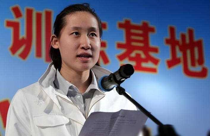 原创蝶泳皇后刘子歌27岁嫁50岁3婚绯闻教练送他170万