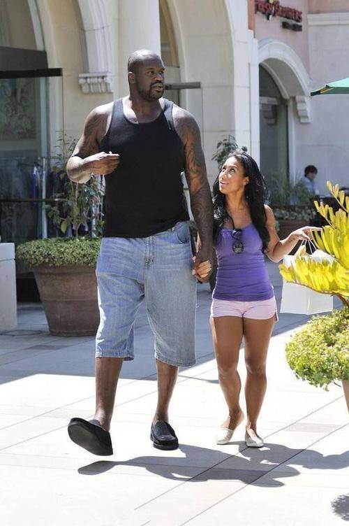 原创nba奥尼尔52岁了400斤仍有八块腹肌坦言不结婚的原因很无奈