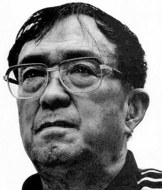 导演谢晋4个孩子3个智力有缺陷晚年2次丧子后他也离开了