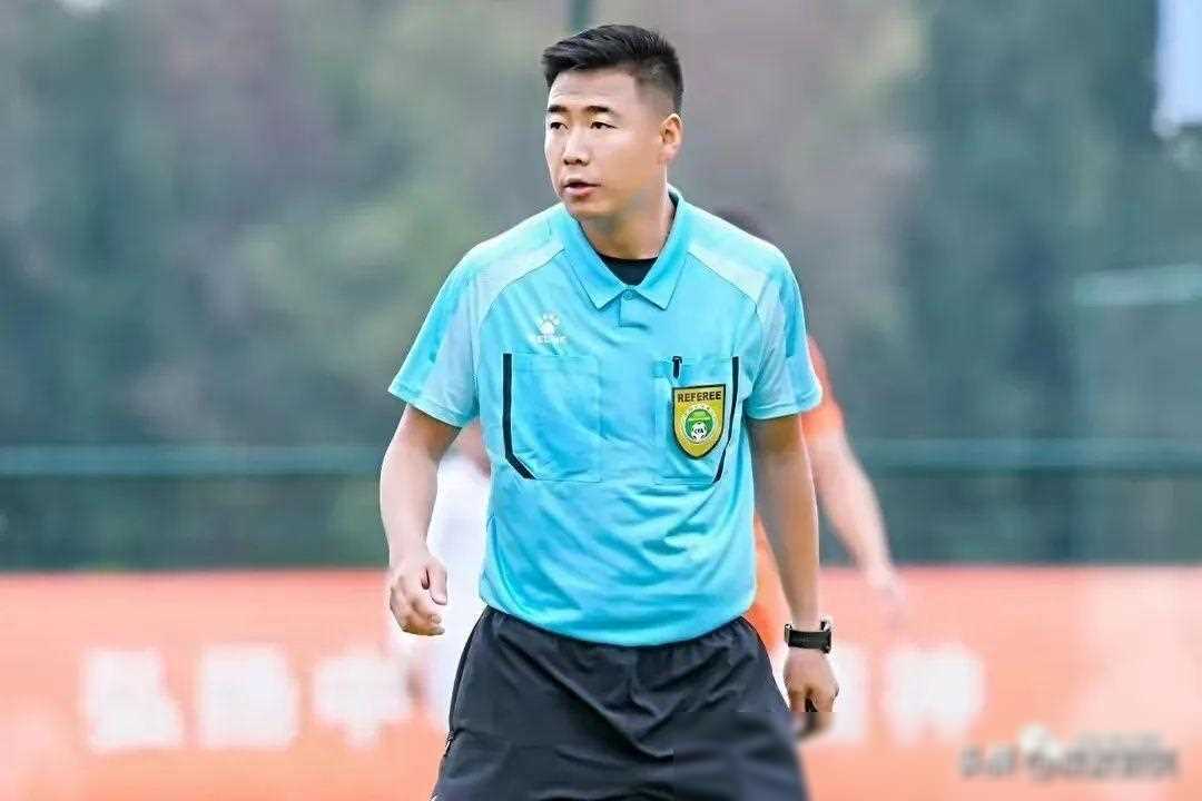 原创中乙王敏杰主哨陕西德比之战顾骞驰执法山东与大连的激战