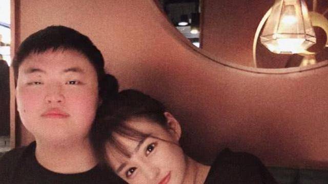 原创uzi喜获胆大男友称号曝女友素颜照他们的颜值其实很般配