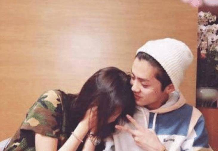 原创关晓彤蹲点为鹿晗庆生文案窝心又甜蜜粉丝齐喊话快点结婚