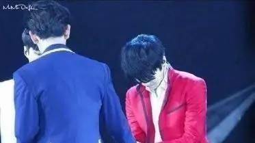 甜蜜暴击发布最新剧照鹿晗关晓彤点燃热血青春