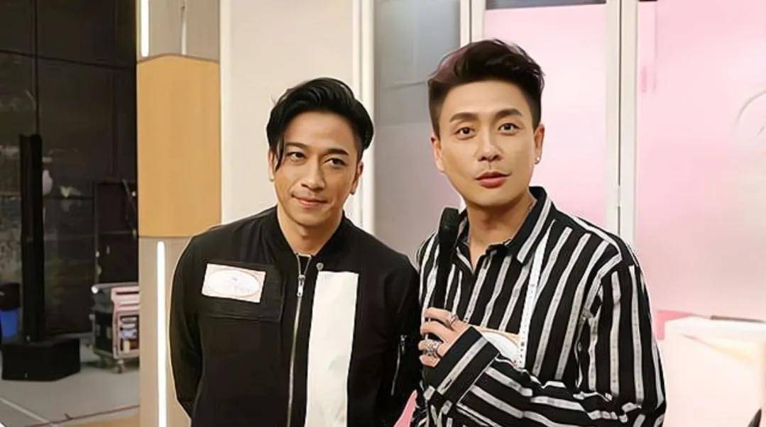 与比他大一岁的吴卓熹相比,黄宗泽的状态也"恶化"了许多.