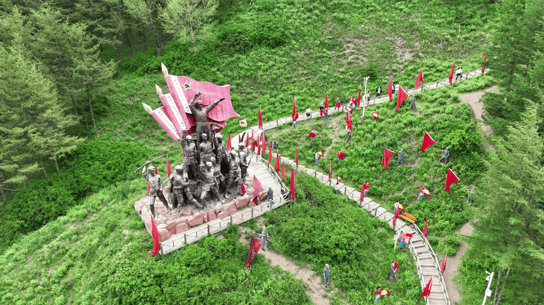 宁夏二十一景之一红色六盘代表地的六盘山邀请您沿着革命先背的足迹