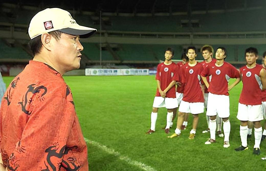 原创2005年赵大叔5000万接手辽足半年就潦草收场直言水太深