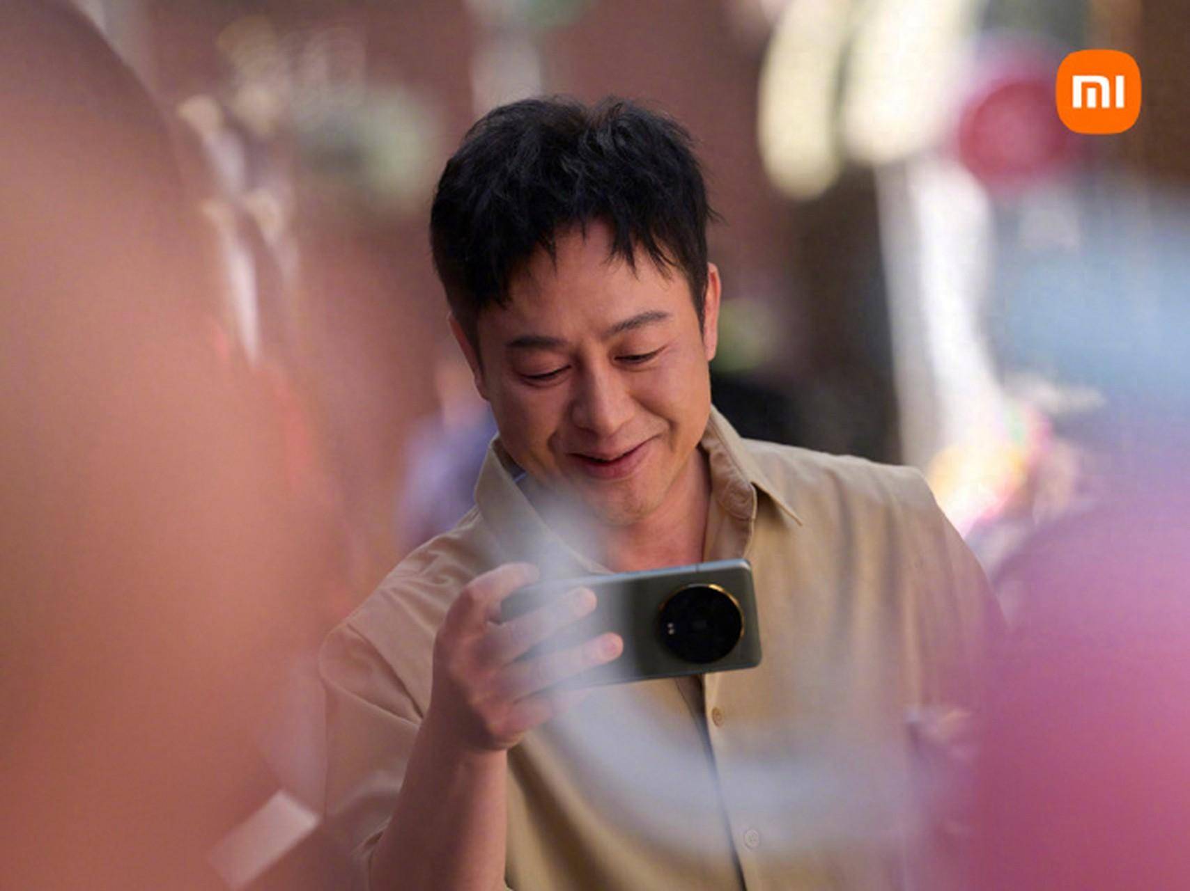 原创特别的爱给特别的你雷军喊张颂文来提小米su7最佳代言人大奖