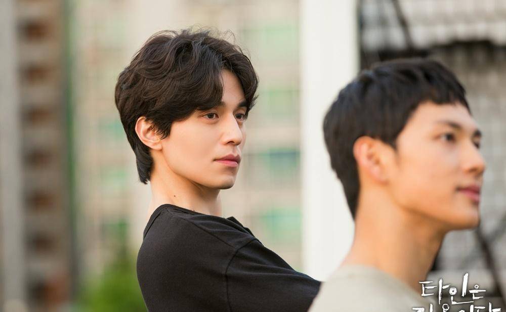 如果反派都长李东旭这样,我得先给我的三观道个歉_李栋旭_骨骼_时尚