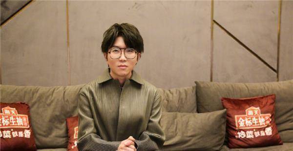 原创原创歌手遭遇全网吐槽华晨宇人设崩塌了粉丝是你们不懂