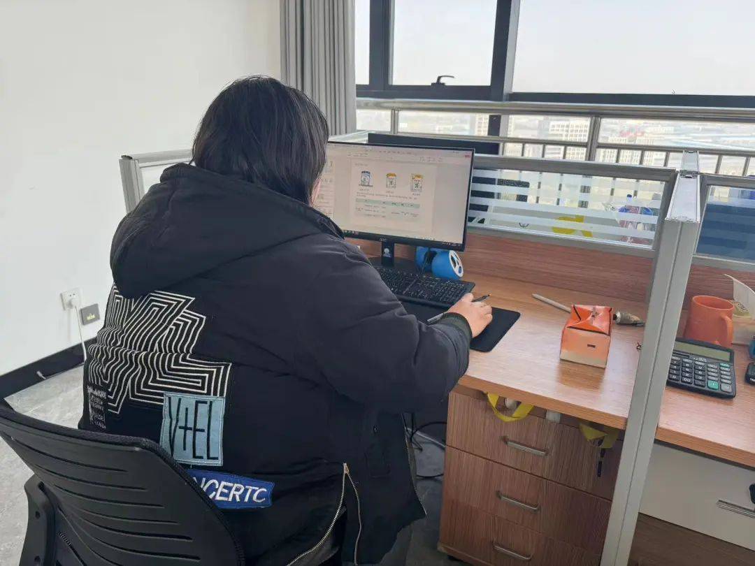 客服入职记一位残疾姑娘的职场进击
