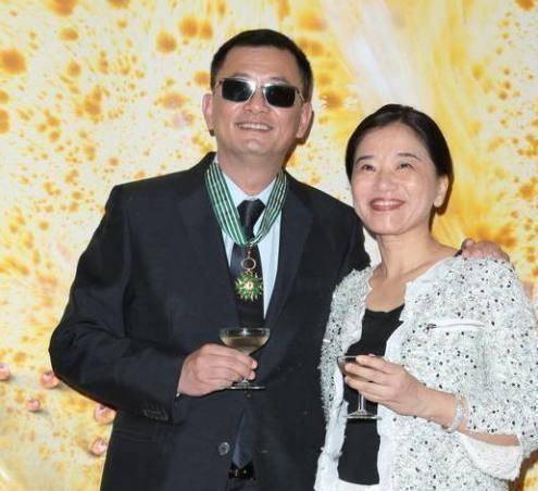 八大导演带妻子出席活动近照你觉得哪一对最般配