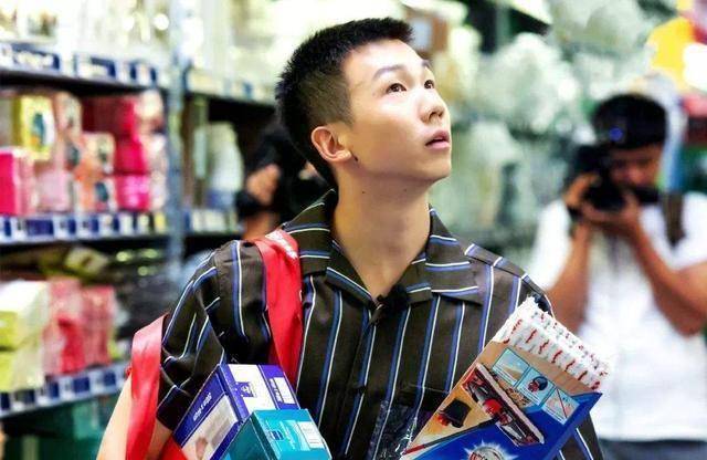 原创x玖成员给明日之子帮唱糊咖靠综艺选秀吸人气奈何人糊综也糊