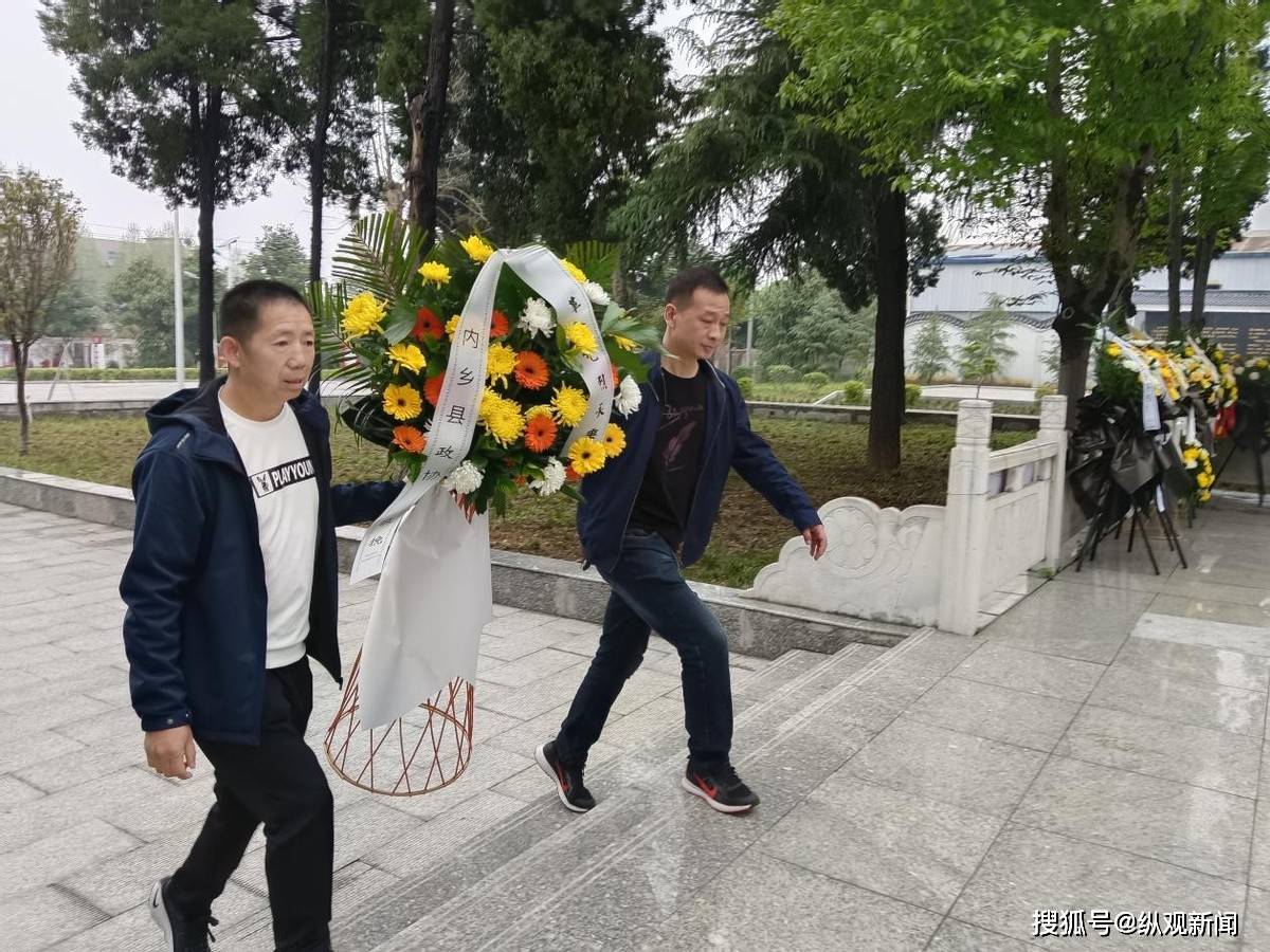 内乡政协机关开展"清明祭英烈,薪火永相传"活动
