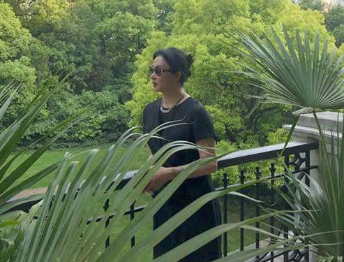 原创金星晒近照回复网上传言内心强大依旧是我霸气的金姐