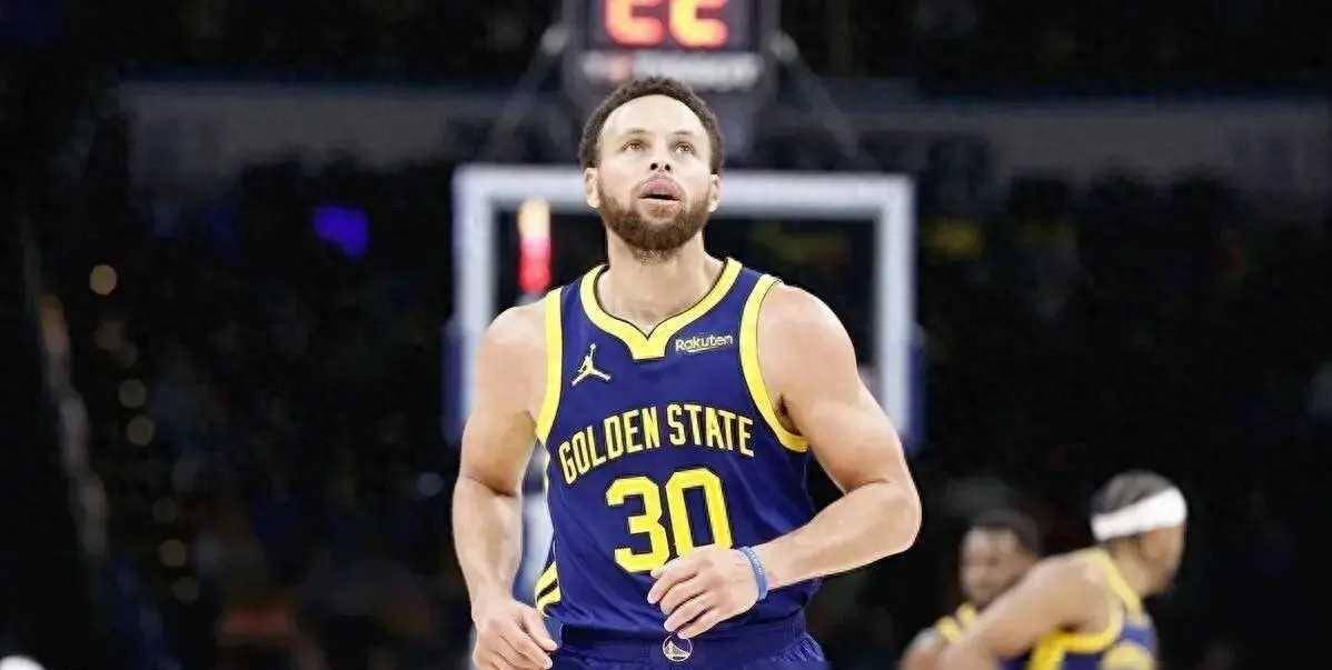 原创库里不堪重负积怨已久勇士本有破敌良策奈何科尔不听