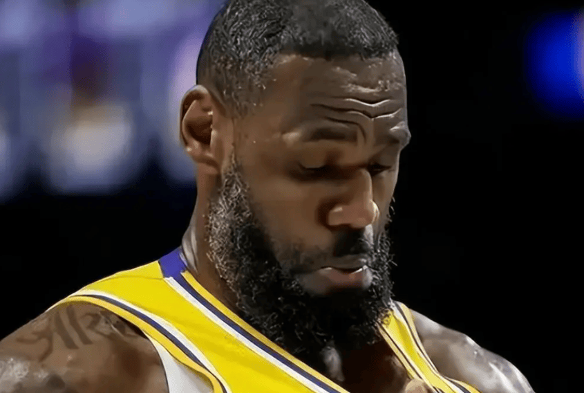 越老越妖就在今天乔丹引以为傲的得分纪录被詹姆斯终结了