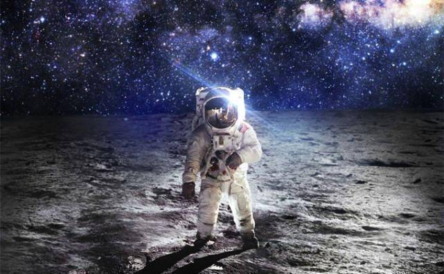 没有宇航服保护的人在太空中生存将是非常危险的,而宇航员的工作也是