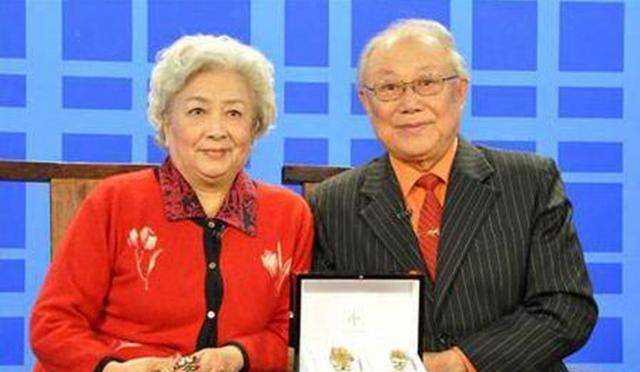 原创原创85岁谢芳近照曝光与爱人张目同框老当益壮岁月如梭青春不老