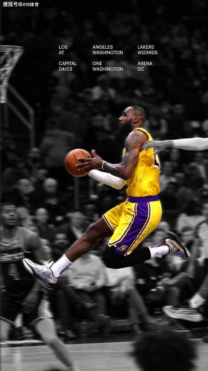 詹姆斯抱怨黑人裁判不吹犯规:tm吹犯规啊 死贱人_比赛_球员_奇才