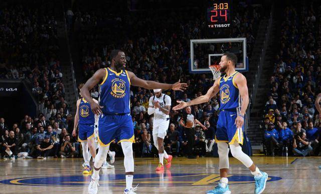 水花兄弟合计32中10却终结联盟最长连胜勇士队怎么赢的