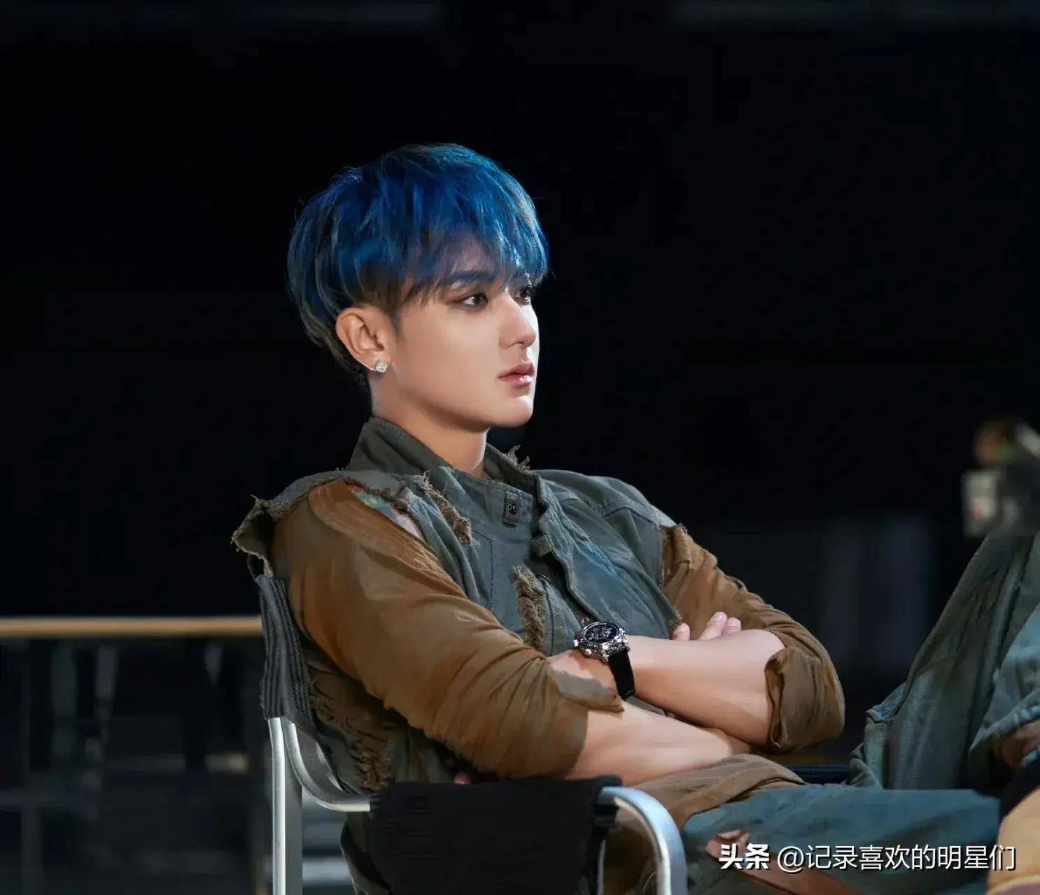 黄子韬天使的脸蛋,魔鬼身材,哈哈哈,花样美男哦!