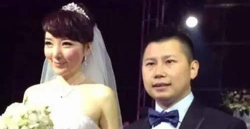 原创混不下去了多次嘲讽郭德纲后何云伟低头认错他永远是我老师