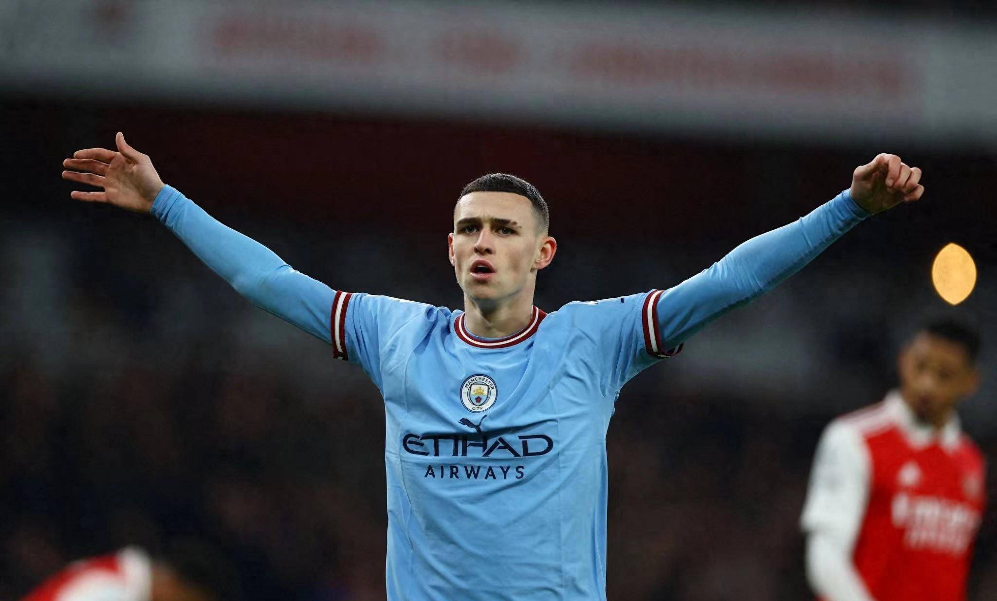 到了遭遇战,菲尔·福登终于站了出来,带领曼城打出了一条血路.