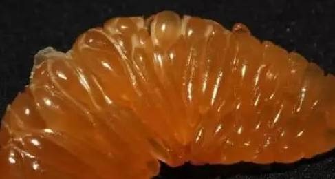 强迫症大神吃水果草莓石榴要去籽难道这样吃更过瘾