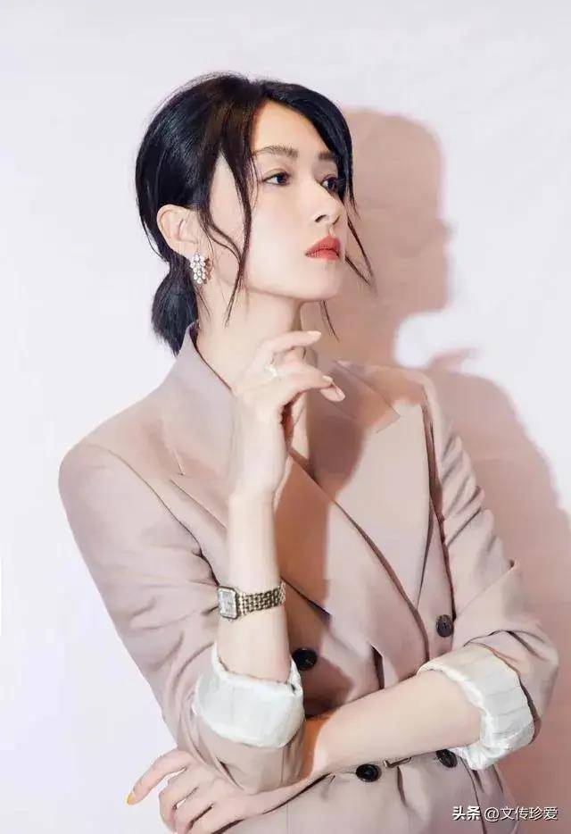 她在最红时怀孕淡出娱乐圈,复出之后重回巅峰,今38岁红透半边天_万茜