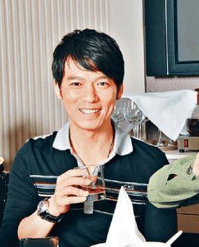 原创彪悍戴梦梦6岁出道当小三纠缠人夫多年曾被拍到当街4次脱裙