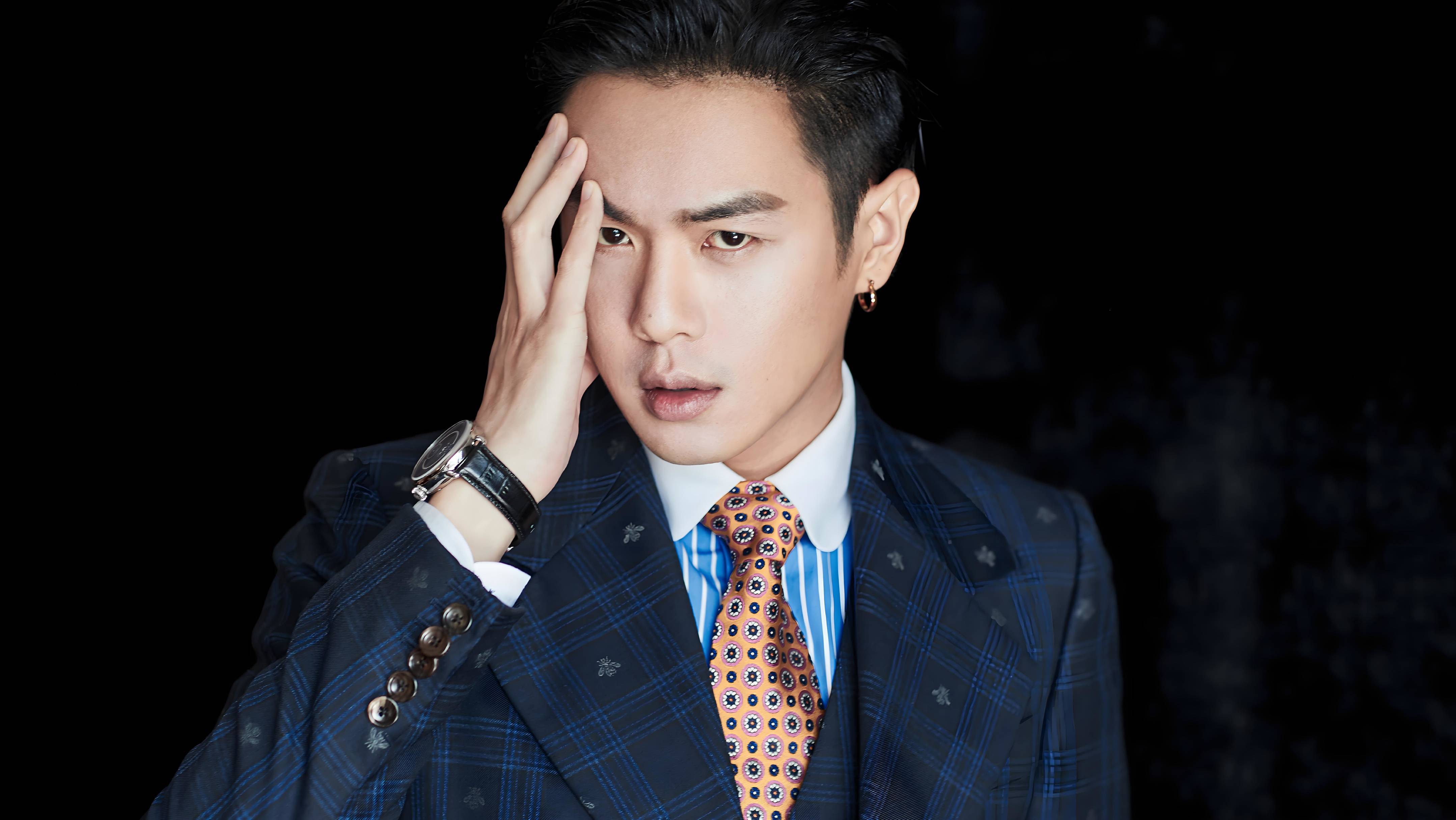 原创娱乐点评迪丽热巴张若昀杨紫黄子韬张婧仪郭富城