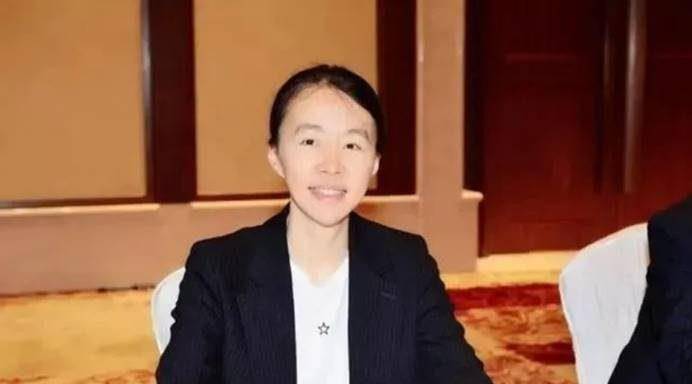 原创四川辣妹朱林瑶白手起家靠香精挣得200亿身家还结识富二代丈夫