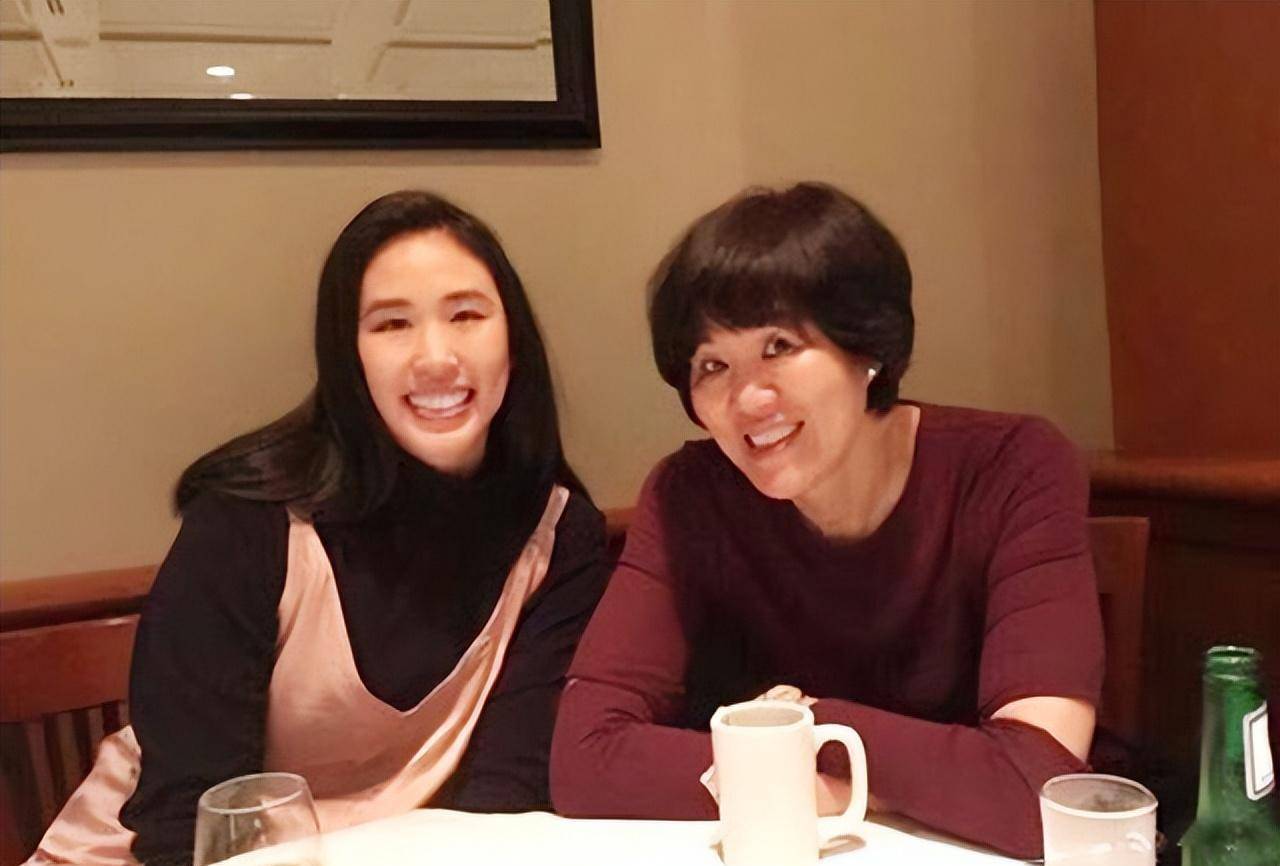 原创郎平女儿曾晒与弟弟的合照父亲为照顾她15年不娶60岁2婚生子