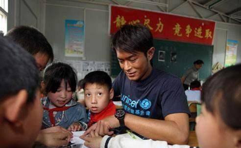 原创被称烂片之王的古天乐这下燃爆暑期这电影精彩程度不输战狼2