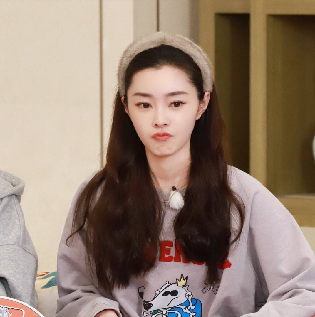 当36岁李纯和35岁宋轶站在一起,我才终于知道,什么叫顶级骨相_剧中