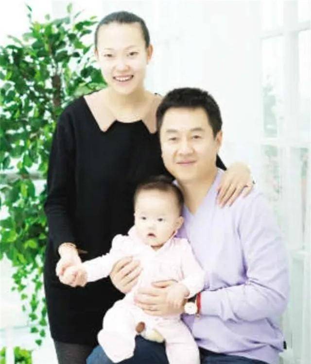 女乒教练施之皓开除世界冠军郭跃引争议娶小22岁弟子重回上海